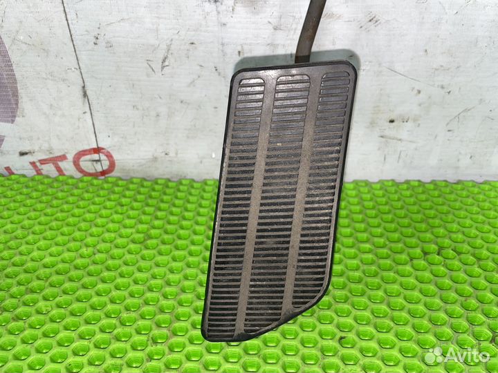 Педаль газа и тормоза Chevrolet Suburban GMT400