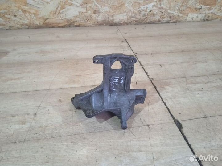 Кронштейн компрессора кондиционера Subaru Forester