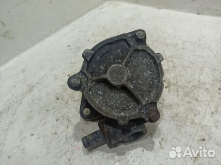 Вакуумный насос двигателя