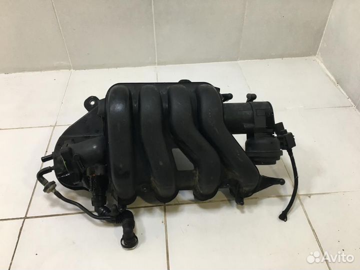 Коллектор впускной Audi A3 8P1