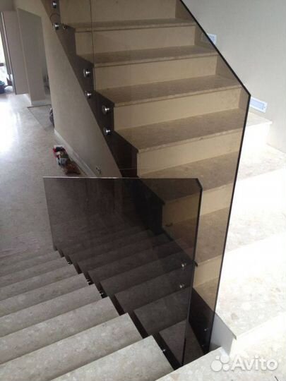 Стеклянные перила для лестниц