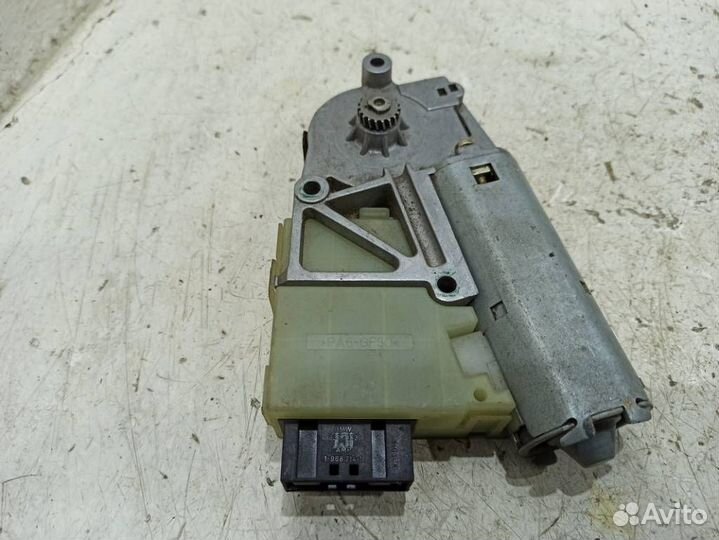 Моторчик люка бмв 5 E60/E61