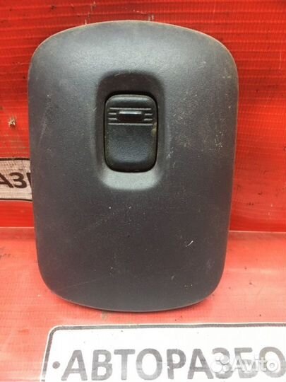 Кнопка стеклоподъемника задняя Toyota Cami J102E