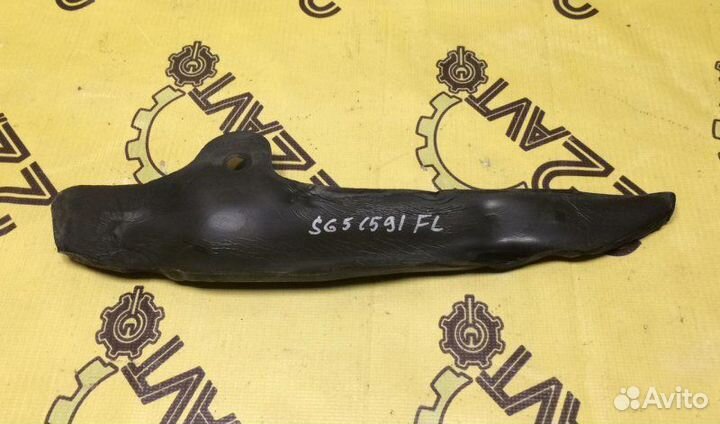 Уплотнитель крыла передний левый Subaru Forester