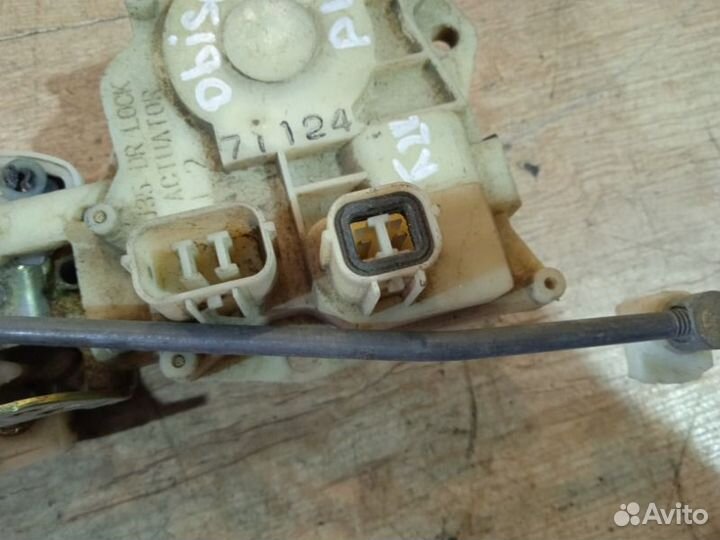 Замок двери передний левый Honda Odyssey RA1 1996