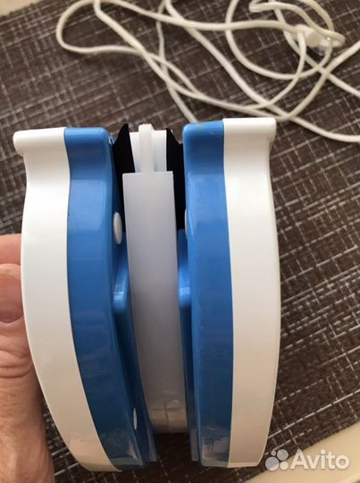 Магнитный мойщик окон для тройного стеклопакета