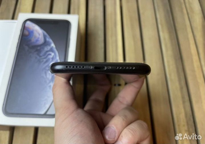 iPhone Xr, 64 ГБ