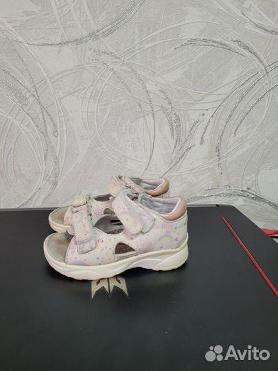 Сандалии для девочки