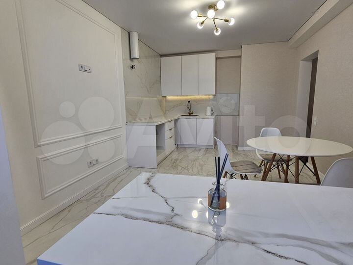 2-к. квартира, 64,4 м², 1/15 эт.