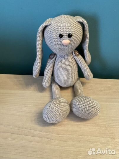 Вязаная игрушка зайчик тильда