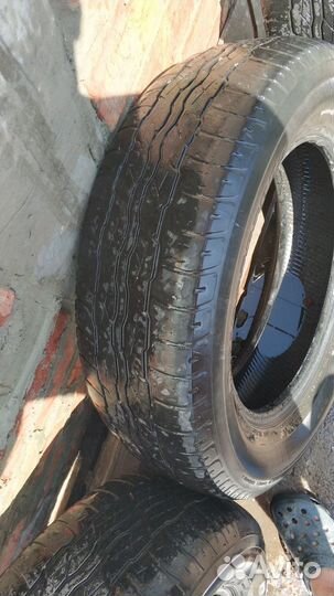 Bridgestone Dueler H/T 687 225/65 R17