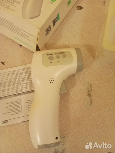 Бесконтактный инфракрасный термометр