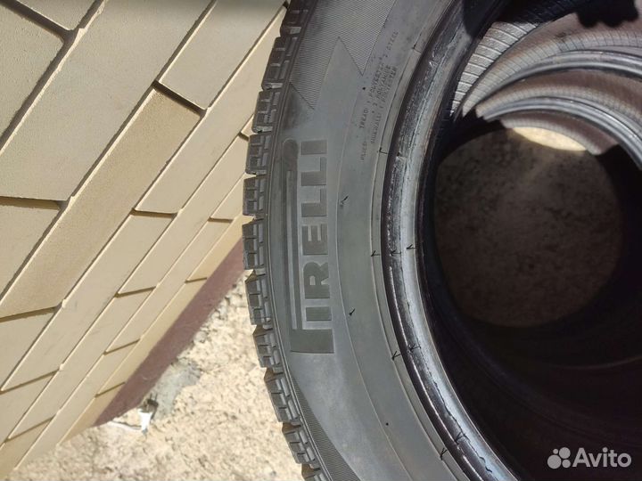 Pirelli Ice Zero FR 185/60 R15