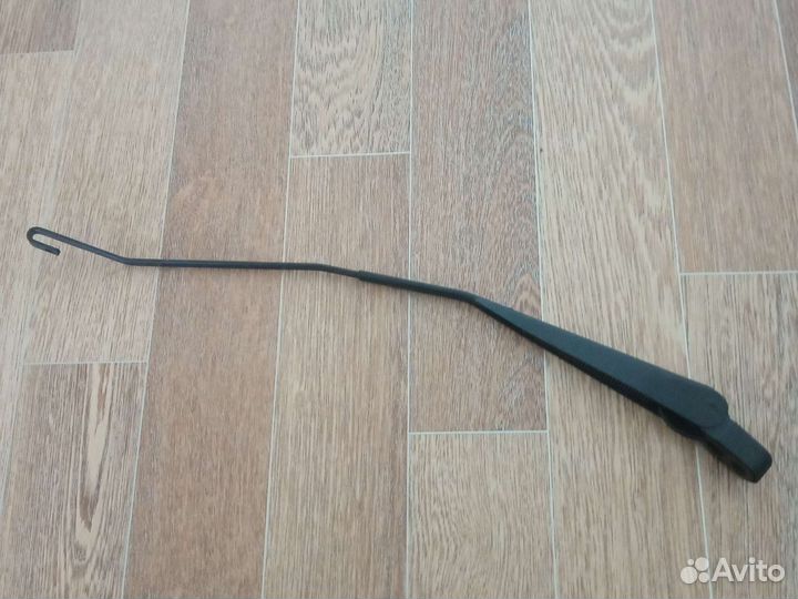 Рычаг щетки стеклоомывателя