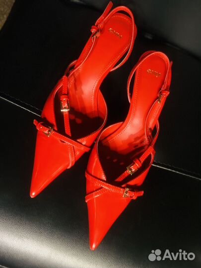 Продам босоножки