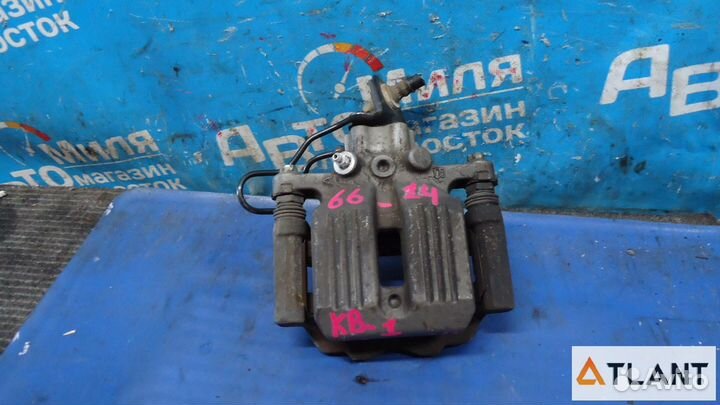 Суппорт задний правый honda legend