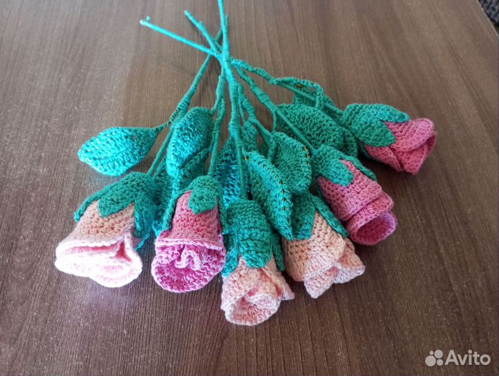 Вязаные розы