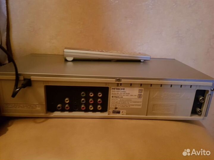 DVD/VCR дека Hitachi