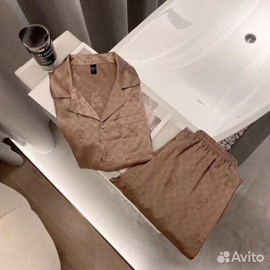 Пижамный костюм Gucci