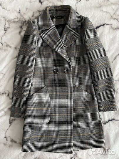 Отдам женские вещи пакетом за вкусняшки