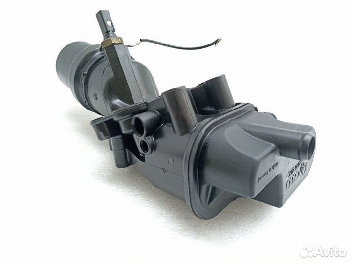 Корпус масляного фильтра Volkswagen Golf 5 2.0 FSI