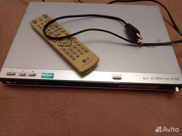 DVD плеер LG DKE573XB