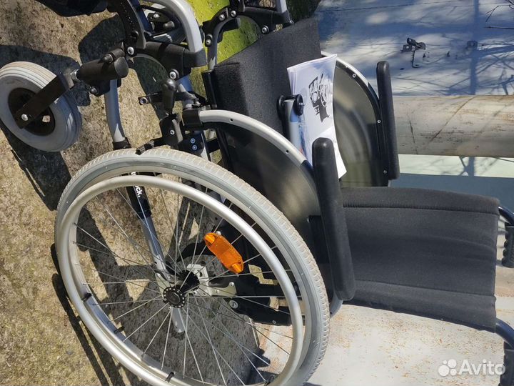 Кресло-коляска для инвалидов новая