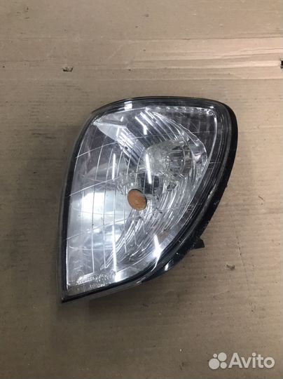 Поворотник передний левый Toyota land Cruiser 100