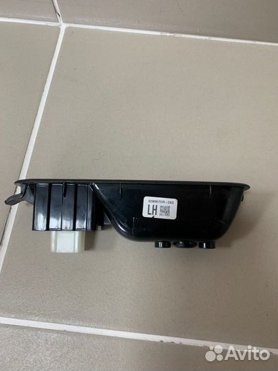 Накладка кнопок стеклоподъемника Renault Duster 2