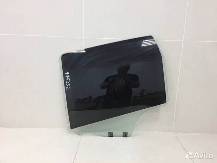 Стекло двери задней левой Renault Duster 2012