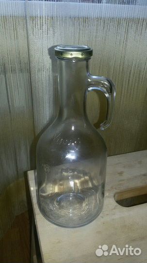 Бутылки винные с ручкой