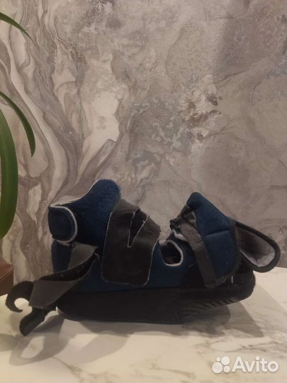 Ортопедический ботинок