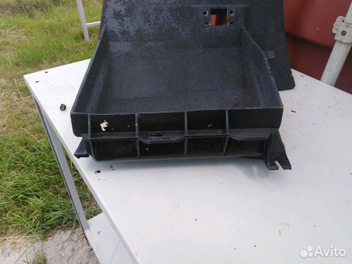 Бмв е34 крышка бардачка