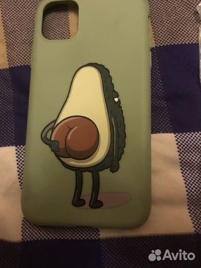 Чехлы на iPhone 11