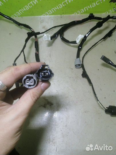 Коса крышки багажника Mitsubishi Asx