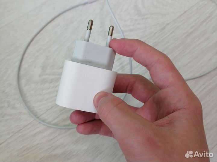 Зарядное устройство для телефона