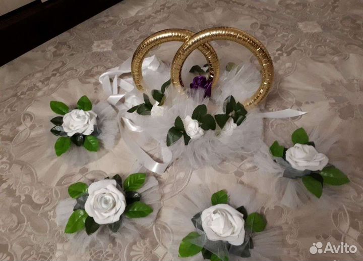 Свадебное украшение на машину