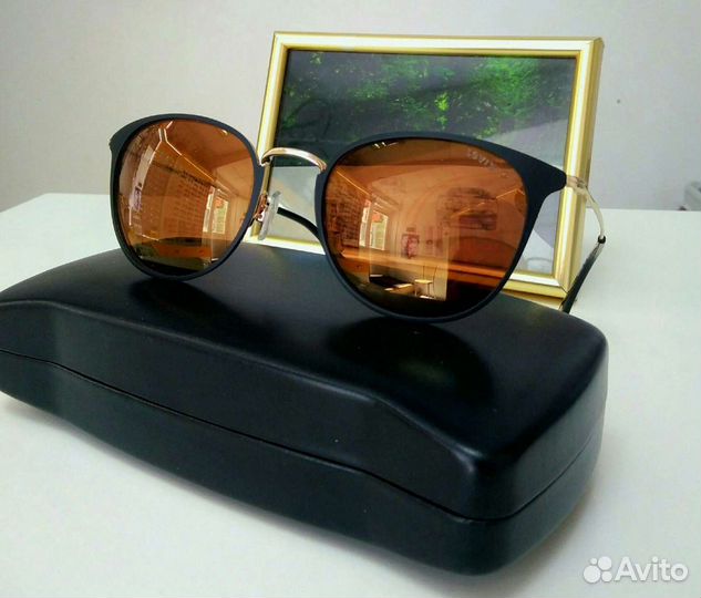 Очки солнцезащитные Levi's