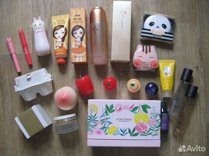 Пустые флаконы от духов и косметики