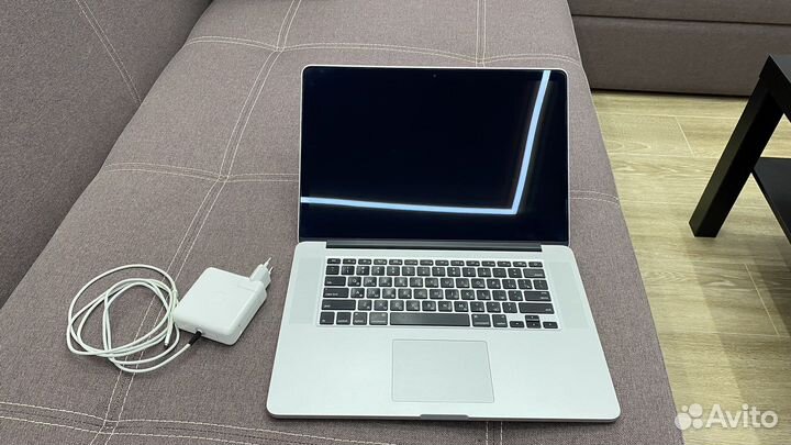 Apple MacBook Pro 15 2015 16/512 2.8 R9