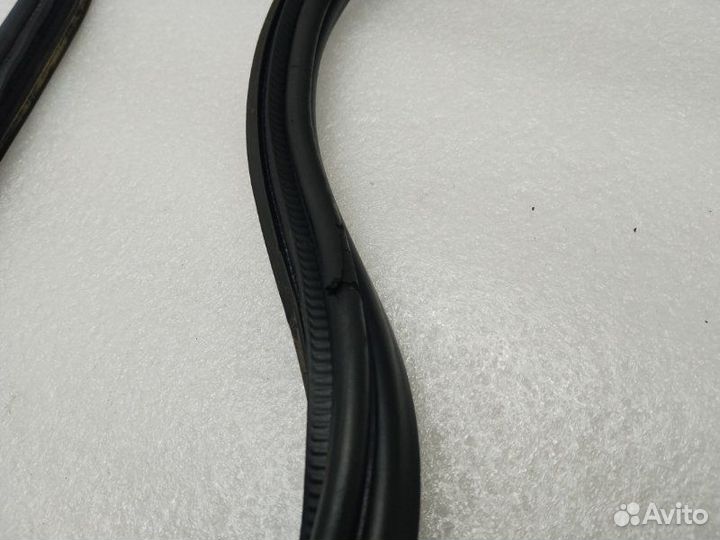 Уплотнитель багажника Chevrolet Cruze J300 F16D3