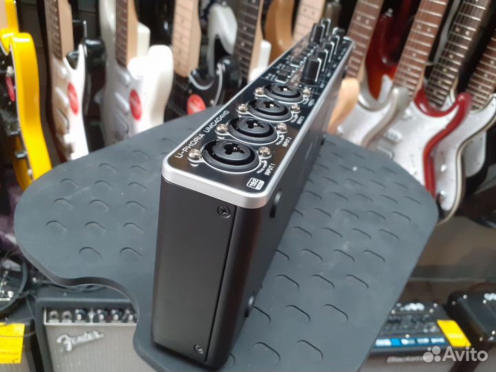 Внешняя звуковая карта Behringer UMC 404 HD