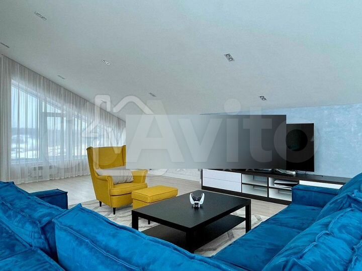 Коттедж 361 м² на участке 10 сот.