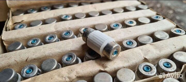 Вставка плавкая / предохранитель пробки 2А