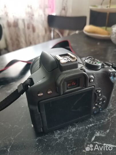 Продается фотоаппарат Canon Eos 750 Kit