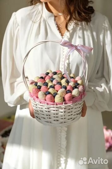 Корзины с клубникой в шоколаде