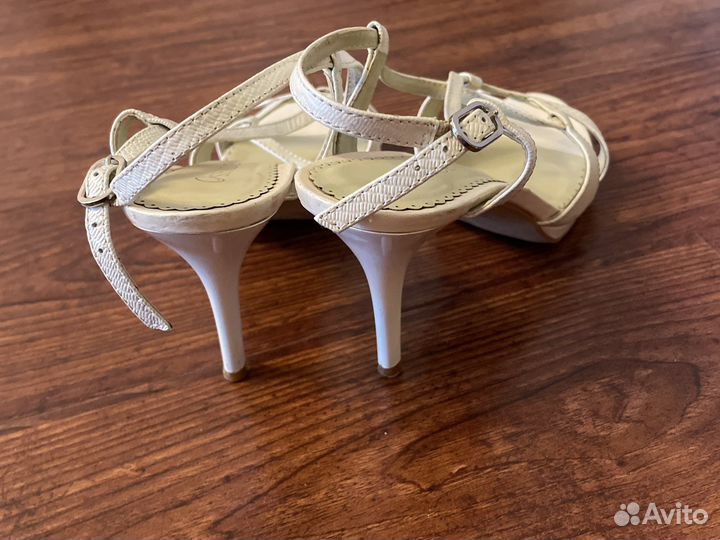 Босоножки 38