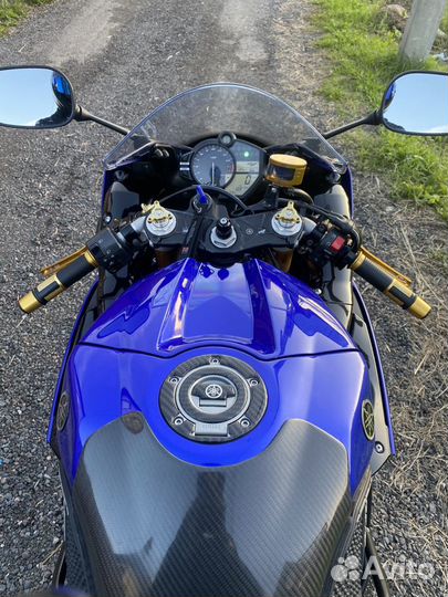 Yamaha YZF R1