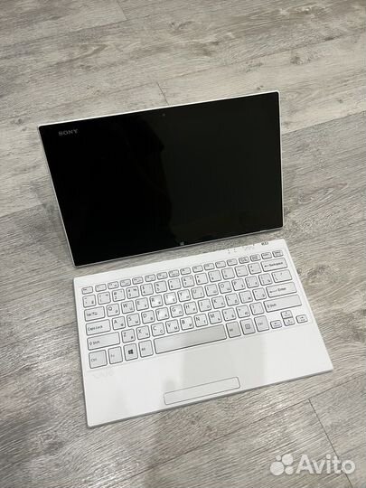 Ноутбук Sony vaio Tap11 svt112a34v