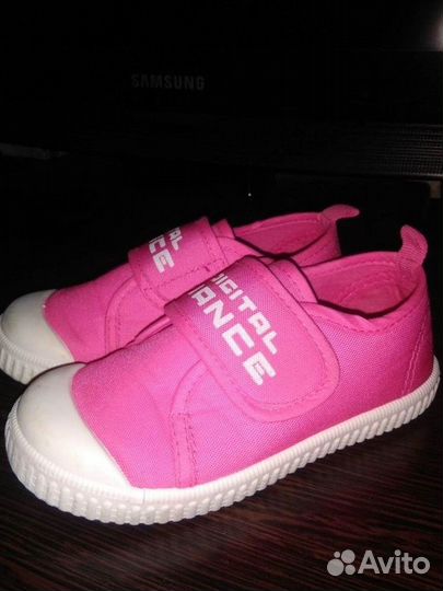 Кроссовки детские 26р